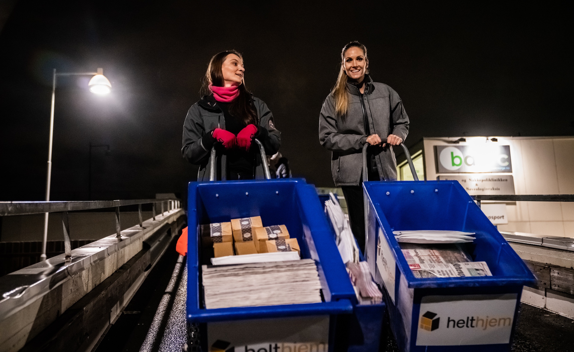 Treningsfrue-Camilla-Aastorp-Andersen-prøver-seg-som-helthjem-avisbud